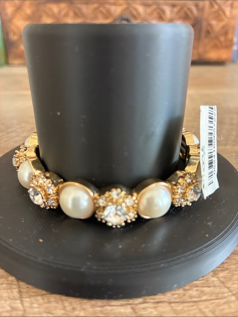 New Macy’s bracelet white faux pearl crystal stretch